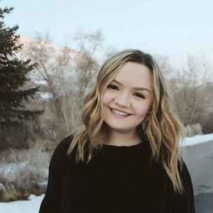 Meet your Posher, Hannah rose